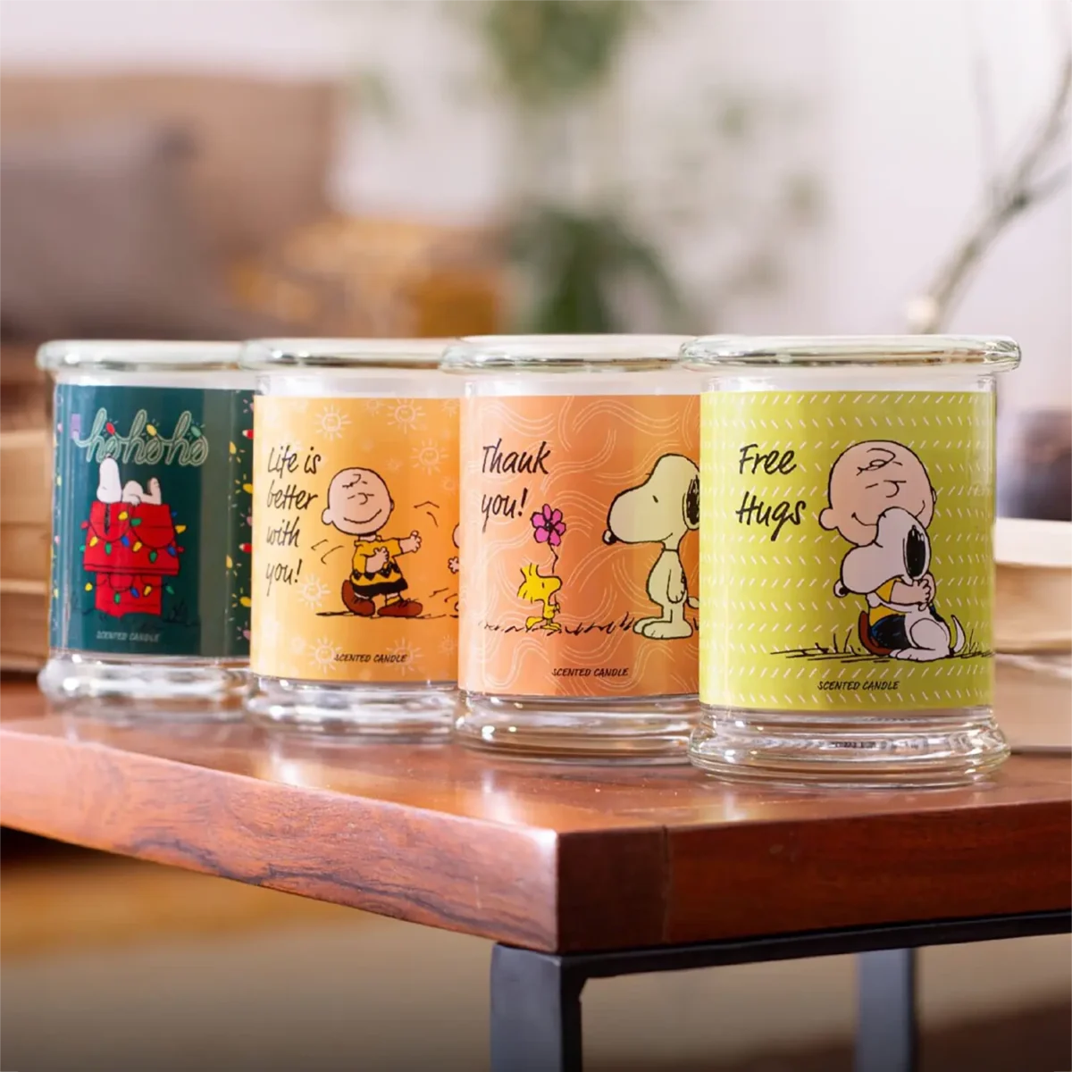 Peanuts świeca zapachowa w szkle 250 g - Life Is Better With You - obrazek 3