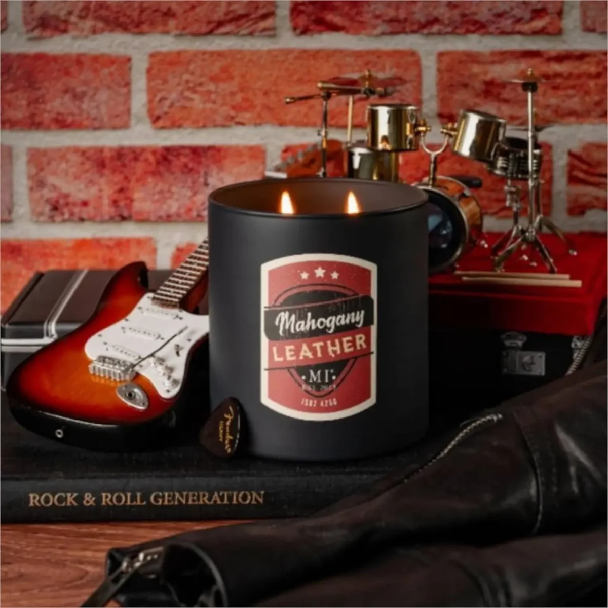 Świeca zapachowa dla mężczyzn Mahogany Leather Colonial Candle - obrazek 2